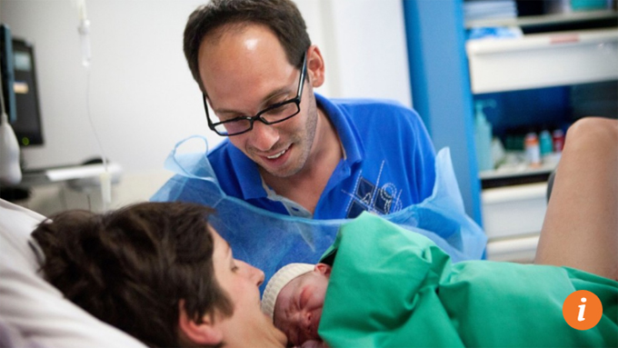 Chồng vào phòng sinh cùng vợ: Ưu và nhược điểm