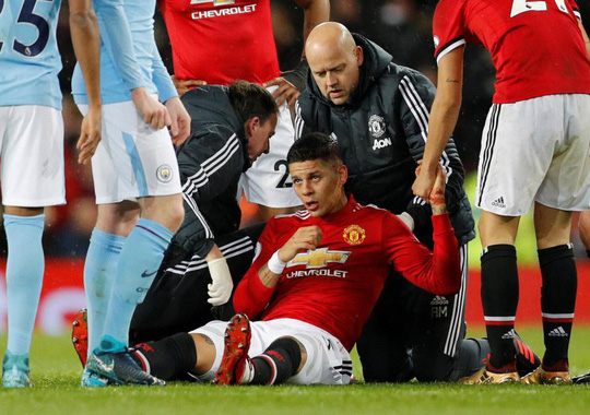 Rojo khoe chấn thương ghê rợn sau trận gặp Man City Rojo khoe chấn thương ghê rợn sau trận gặp Man City