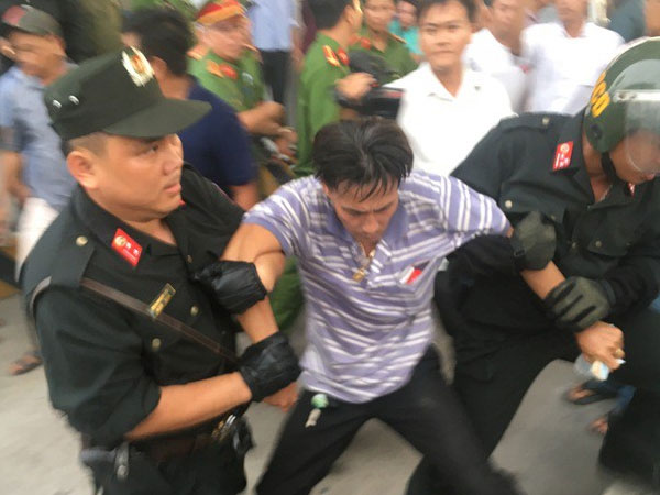 Tiếp tục mời làm việc 2 tài xế phản đối trạm thu phí BOT Cai Lậy