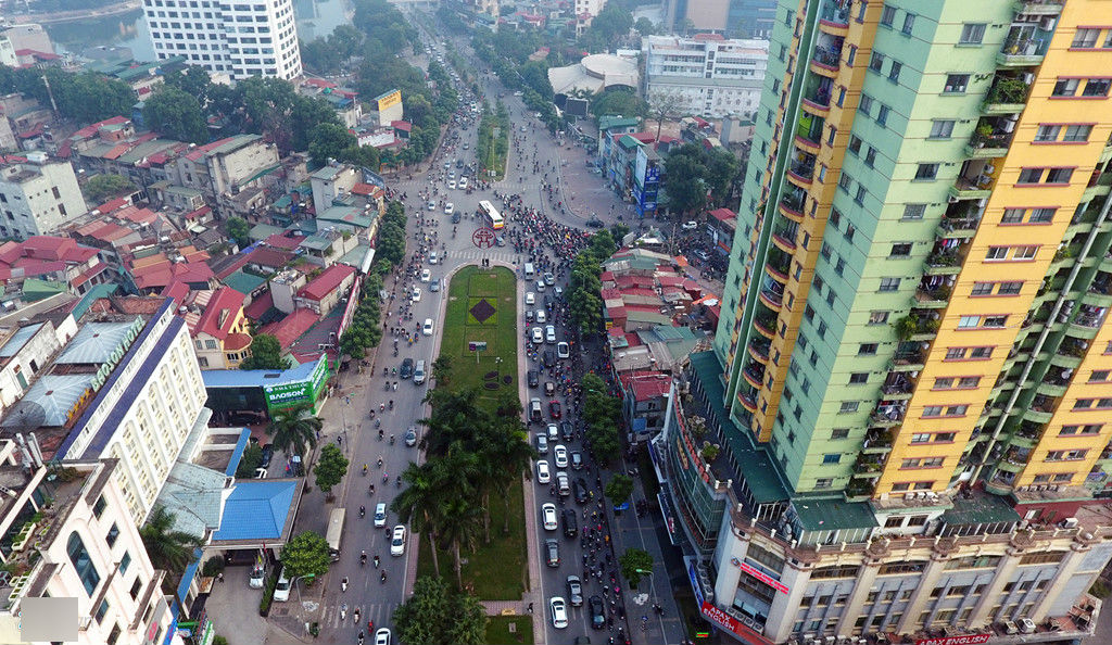 Điểm nóng kẹt xe Nguyễn Chí Thanh trước ngày xén dải phân cách