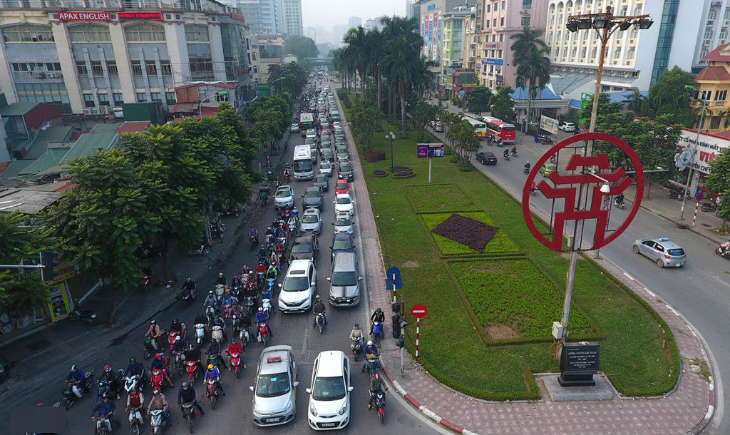 Điểm nóng kẹt xe Nguyễn Chí Thanh trước ngày xén dải phân cách