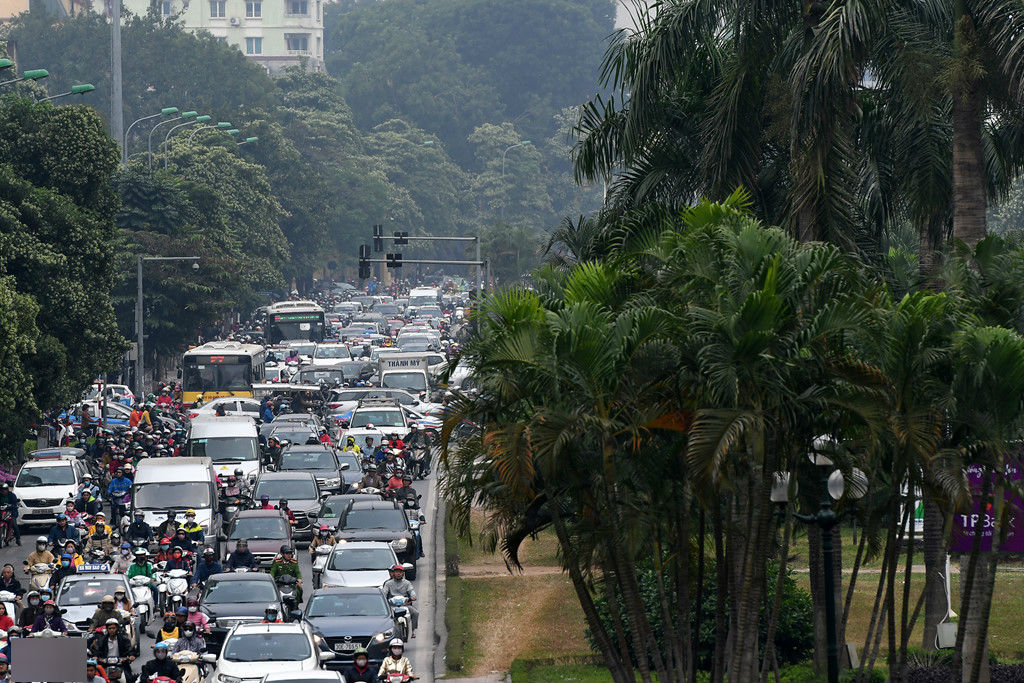 Điểm nóng kẹt xe Nguyễn Chí Thanh trước ngày xén dải phân cách