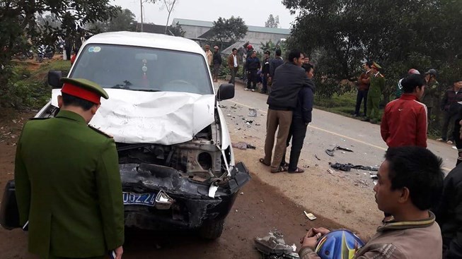 Phó chủ tịch ngồi trên xe biển xanh trong vụ tai nạn 3 người chết: Xe máy chạy khá nhanh