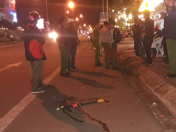 Khởi tố người cha dùng dao đâm chết con 5 tuổi