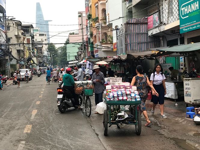 Chợ cóc tái chiếm vỉa hè ở quận trung tâm Sài Gòn Chợ cóc tái chiếm vỉa hè ở quận trung tâm Sài Gòn