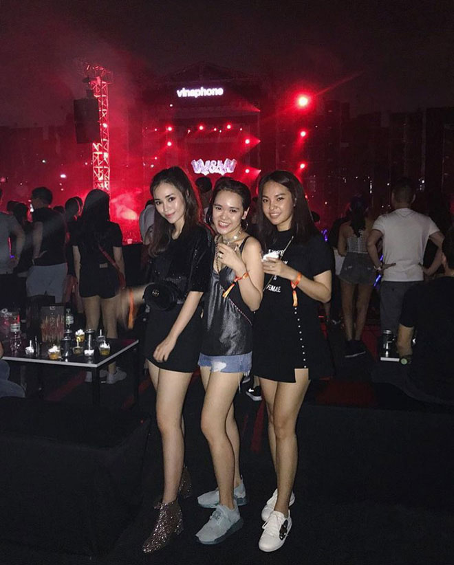 Đi rave show Armin và đây là những cô nàng nóng bỏng nhất!
