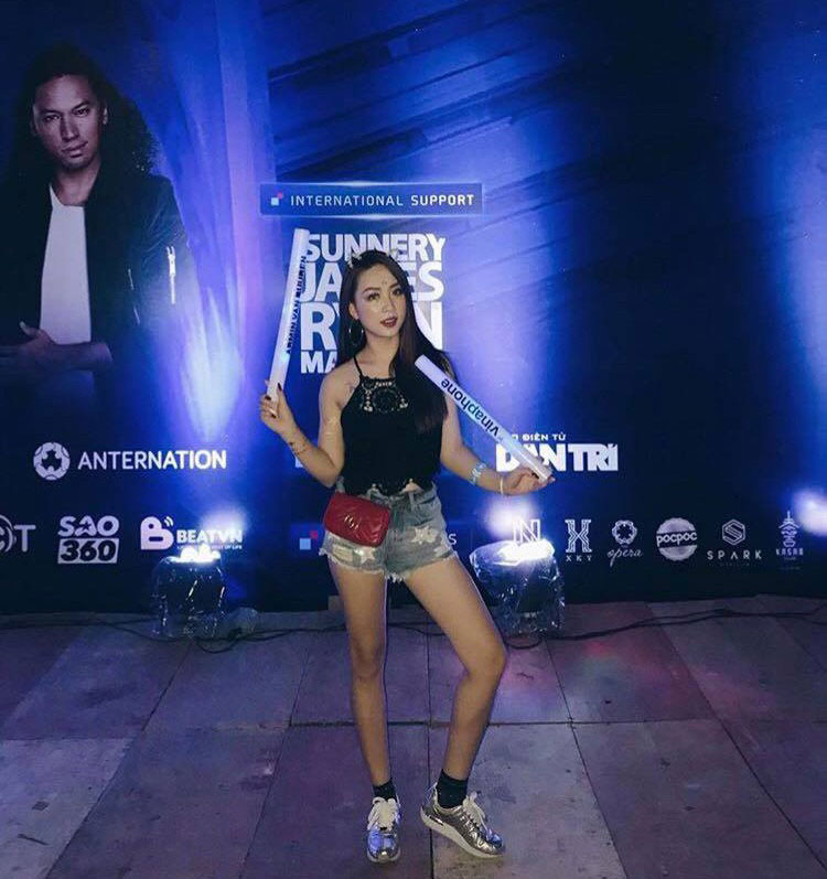 Đi rave show Armin và đây là những cô nàng nóng bỏng nhất!