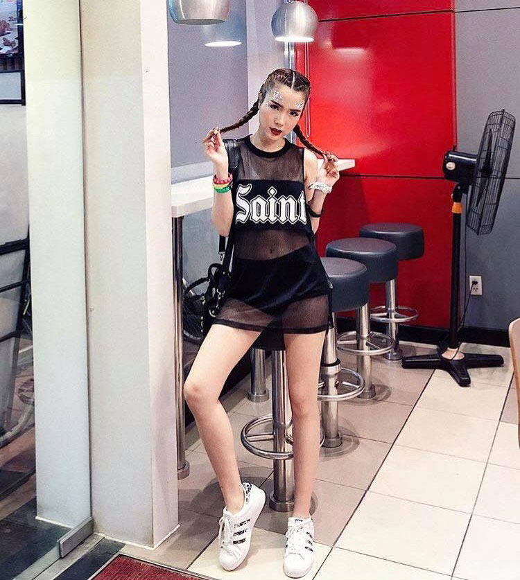 Đi rave show Armin và đây là những cô nàng nóng bỏng nhất!