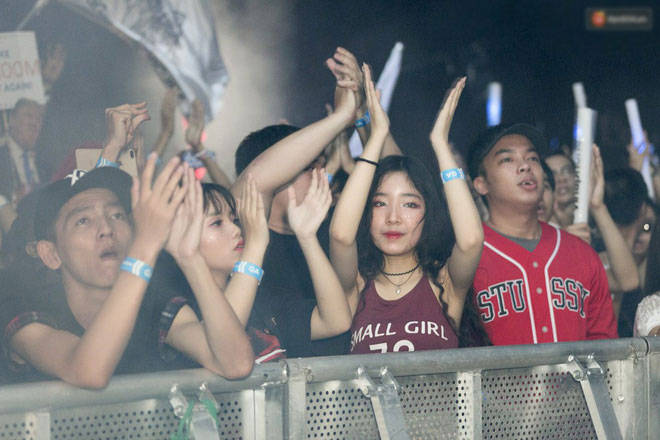Đi rave show Armin và đây là những cô nàng nóng bỏng nhất! Đi rave show Armin và đây là những cô nàng nóng bỏng nhất!
