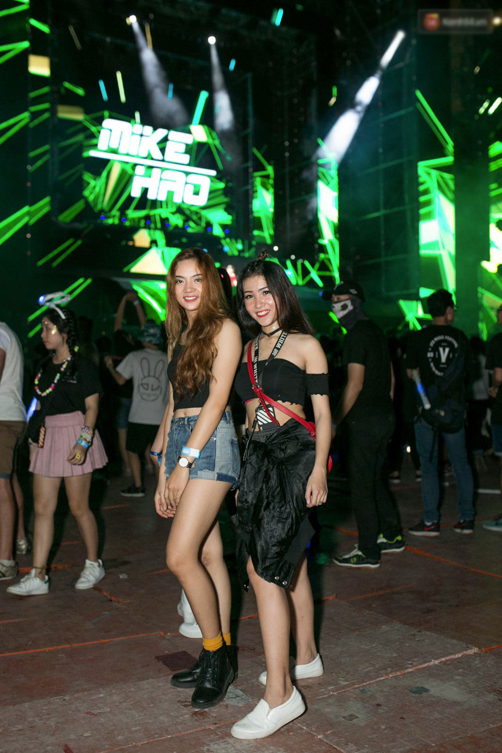 Đi rave show Armin và đây là những cô nàng nóng bỏng nhất!