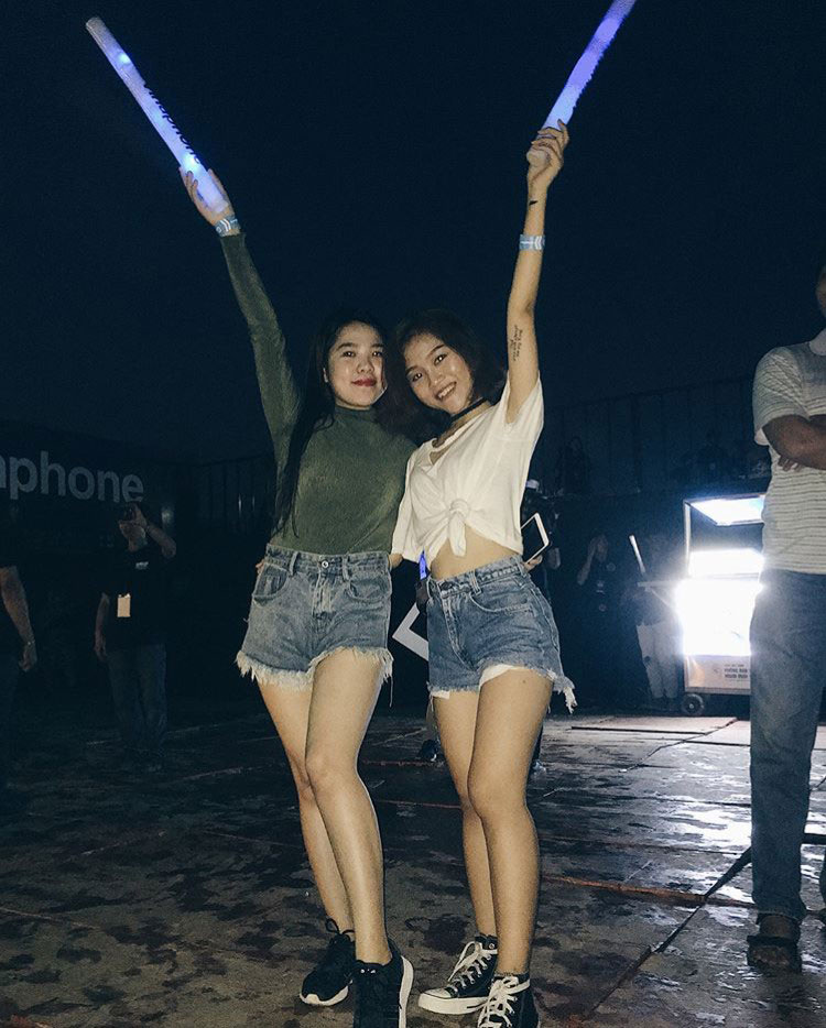 Đi rave show Armin và đây là những cô nàng nóng bỏng nhất!