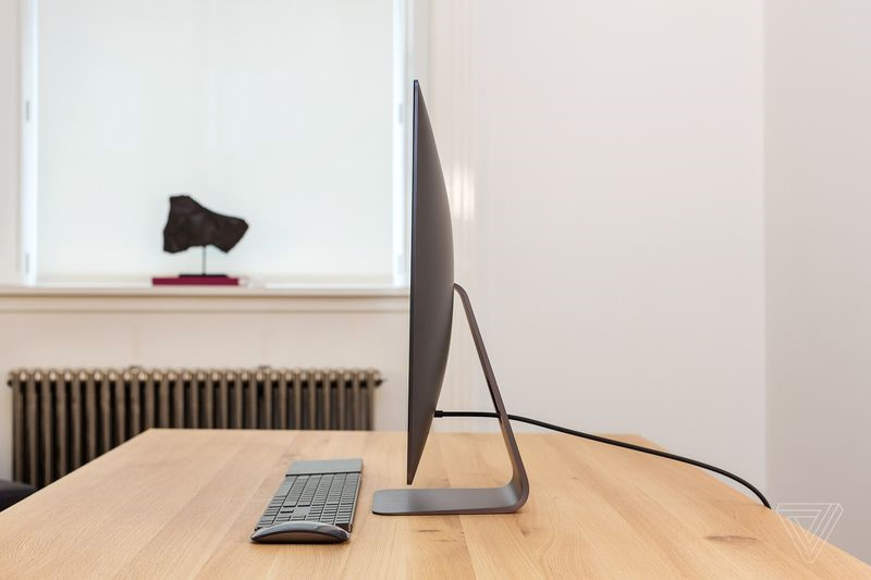 iMac Pro: Con quỷ tốc độ giá 5.000 USD