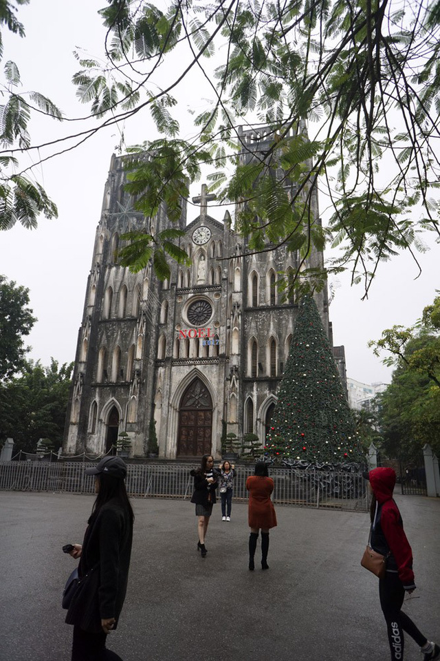 Nhà thờ ở Hà Nội trang hoàng đón Giáng sinh