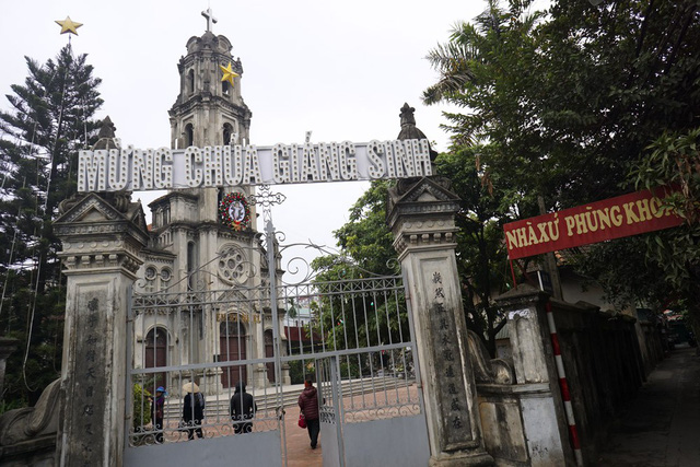 Nhà thờ ở Hà Nội trang hoàng đón Giáng sinh