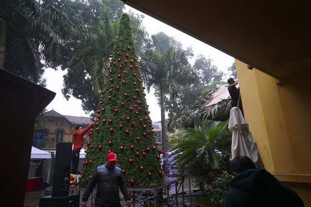 Nhà thờ ở Hà Nội trang hoàng đón Giáng sinh