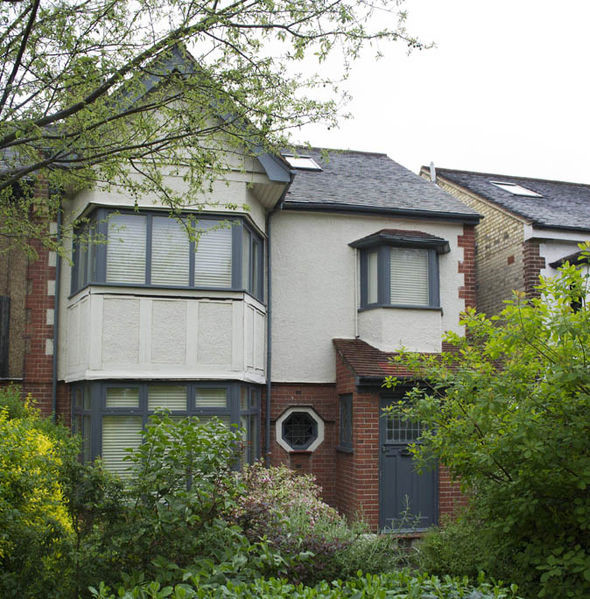 Hot boy mặt lạnh chiếm trọn trái tim Taylor Swift là ai?