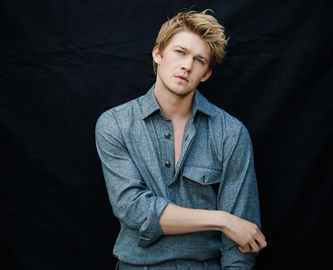 Hot boy mặt lạnh chiếm trọn trái tim Taylor Swift là ai?