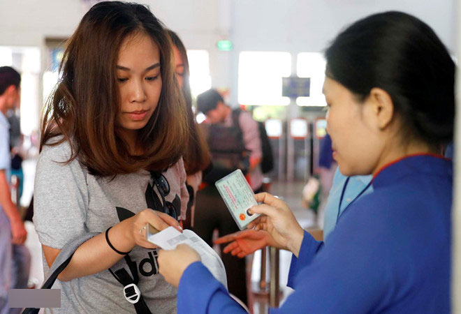 Lắp cổng soát vé tự động tại ga Hà Nội, Sài Gòn