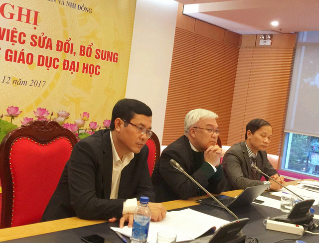 Không phân biệt bằng tại chức - chính quy: Thứ trưởng Bộ Giáo dục lên tiếng