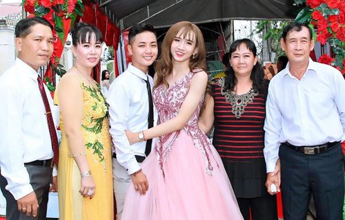 Cặp vợ chồng trẻ Cần Thơ đổi giới tính cho nhau