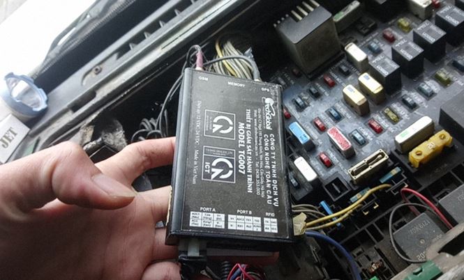 Có hộp đen vẫn phải ra đứng đường: Nghìn tỷ lắp hộp đen để làm gì?