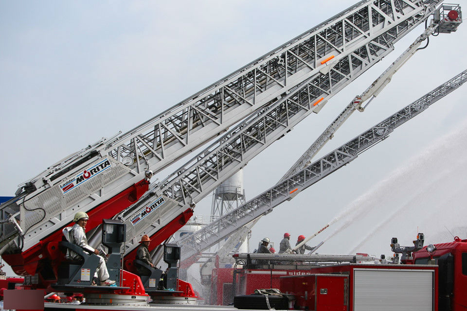 900 người diễn tập chữa cháy tổng kho xăng dầu lớn nhất Sài Gòn