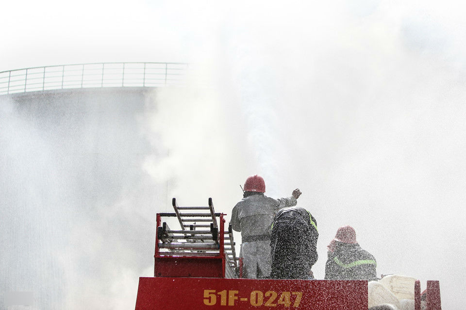 900 người diễn tập chữa cháy tổng kho xăng dầu lớn nhất Sài Gòn