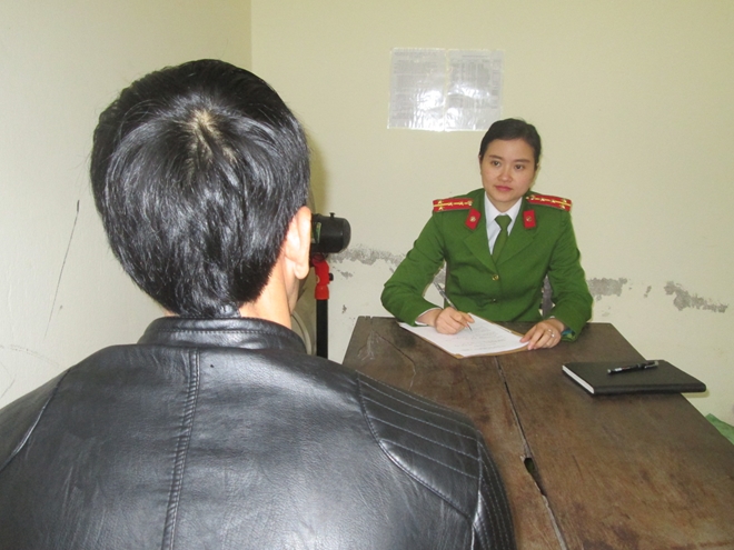 Ghen tuông thuê người thân làm nhục người khác