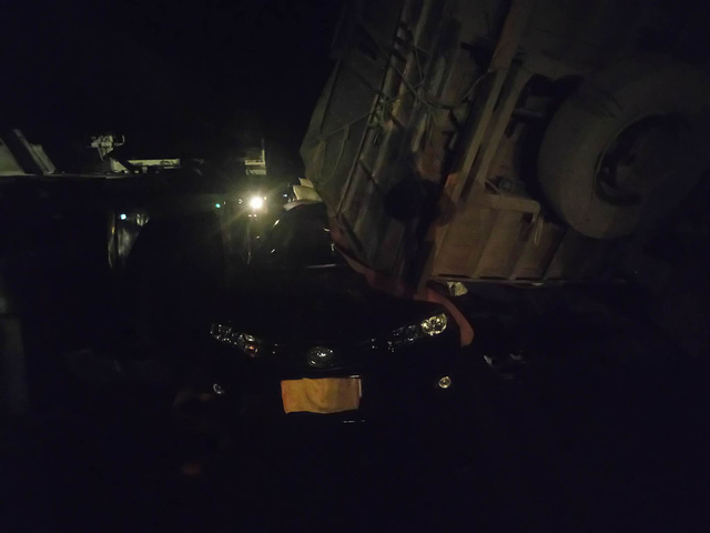 3 ô tô tông nhau, cao tốc Nội Bài - Lào Cai ách tắc nghiêm trọng