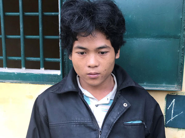 9X dùng dao đi rừng chém hàng xóm trả thù