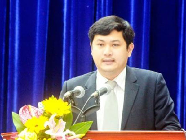 Tại sao GĐ Sở 30 tuổi Hoài Bảo bị yêu cầu xóa tên đảng viên?