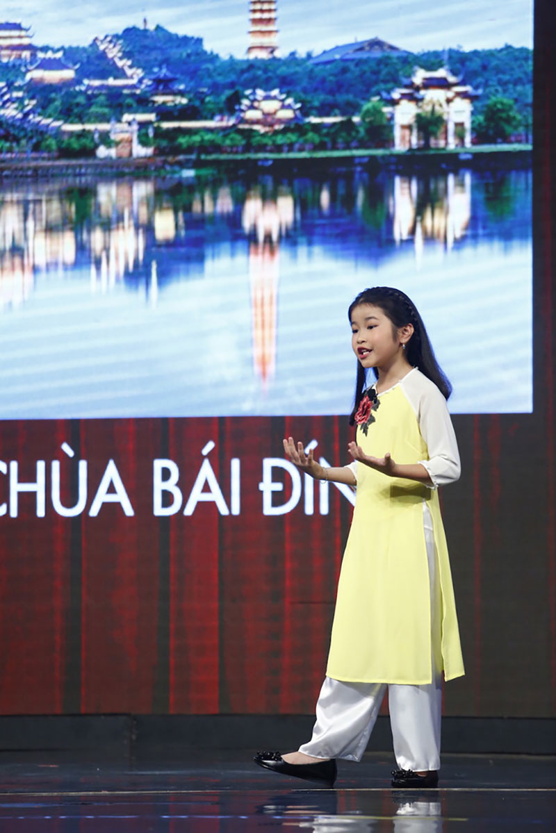 Lại Văn Sâm xấu hổ trước bé 9 tuổi đã làm hướng dẫn viên du lịch cho khách nước ngoài