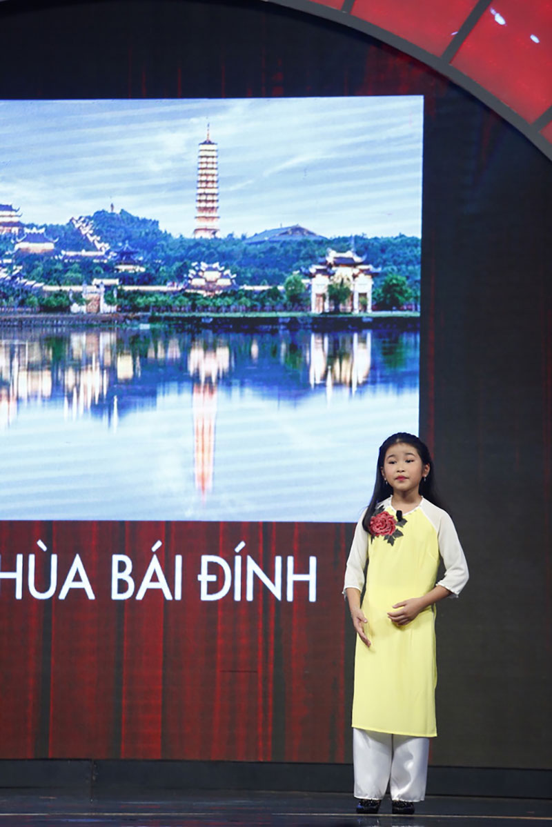 Lại Văn Sâm xấu hổ trước bé 9 tuổi đã làm hướng dẫn viên du lịch cho khách nước ngoài Lại Văn Sâm xấu hổ trước bé 9 tuổi đã làm hướng dẫn viên du lịch cho khách nước ngoài