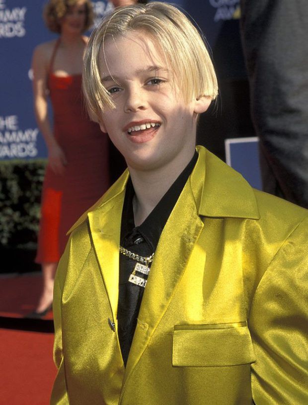 Từ sao nhí đình đám thành thiên thần sa ngã: Nghiện ngập, phá sản, làm xã hội đen bị bắt vì tội cố ý giết người