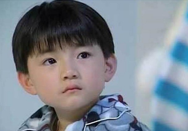 Từ sao nhí đình đám thành thiên thần sa ngã: Nghiện ngập, phá sản, làm xã hội đen bị bắt vì tội cố ý giết người