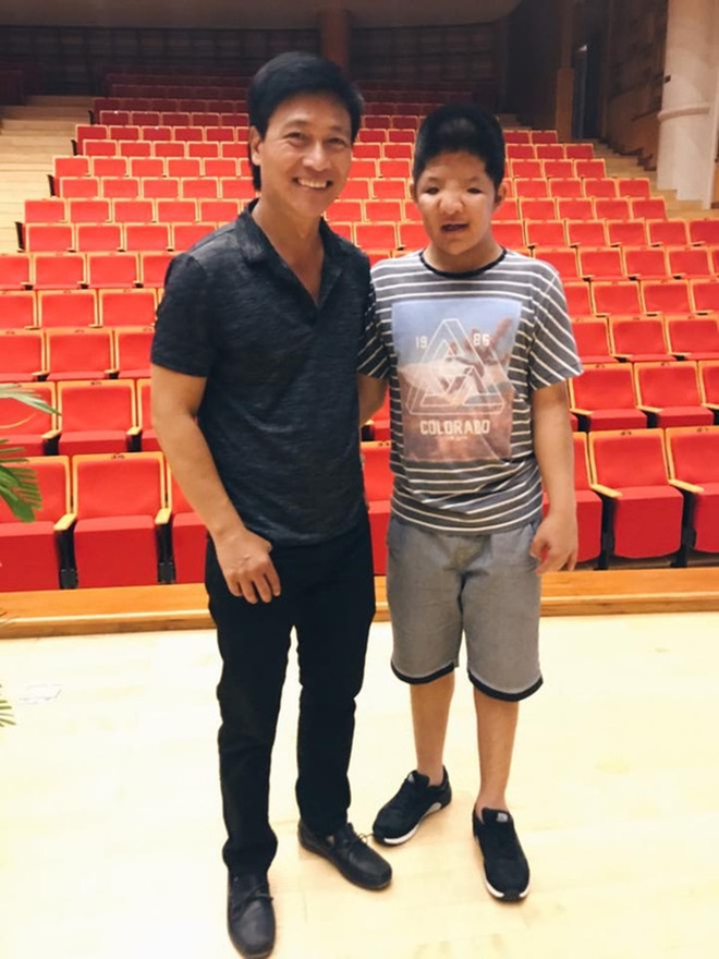Câu chuyện về tình cha con của nghệ sĩ Quốc Tuấn được vinh danh