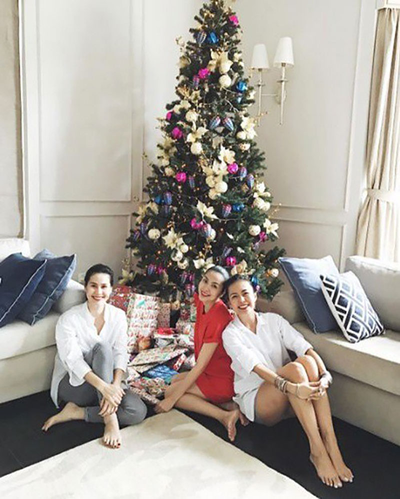 Tăng Thanh Hà và hội bạn tri kỷ tổ chức tiệc Giáng sinh sớm cho các con