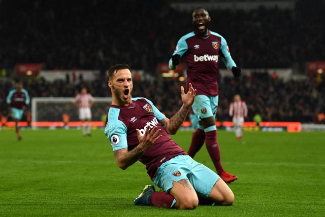Stoke City - West Ham: Sát thủ ông lớn thăng hoa khó tin