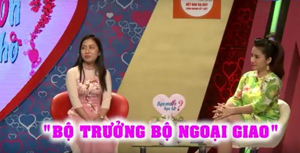 Anh chàng khó tính không tặng quà to cho bạn gái vì sợ phí vẫn được bấm nút hẹn hò Anh chàng khó tính không tặng quà to cho bạn gái vì sợ phí vẫn được bấm nút hẹn hò