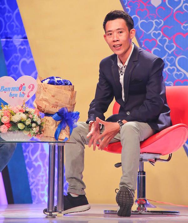 Anh chàng khó tính không tặng quà to cho bạn gái vì sợ phí vẫn được bấm nút hẹn hò Anh chàng khó tính không tặng quà to cho bạn gái vì sợ phí vẫn được bấm nút hẹn hò
