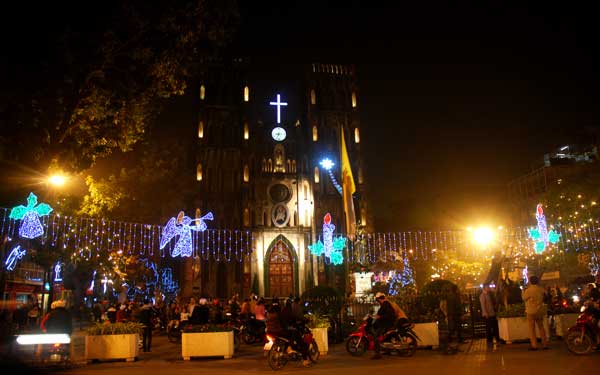 Địa điểm vui chơi Noel hấp dẫn nhất Hà Nội, TP Hồ Chí Minh