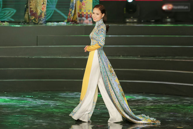 Nữ sinh Đại học Tây Đô đăng quang Hoa khôi sinh viên Việt Nam 2017 Nữ sinh Đại học Tây Đô đăng quang Hoa khôi sinh viên Việt Nam 2017
