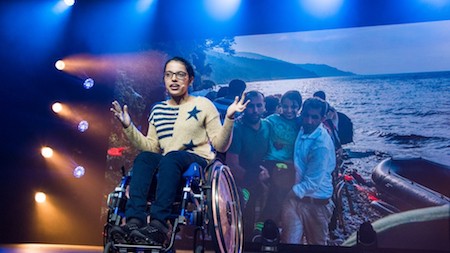 Xúc động khi Messi biến giấc mơ của thiếu nữ tị nạn thành sự thật