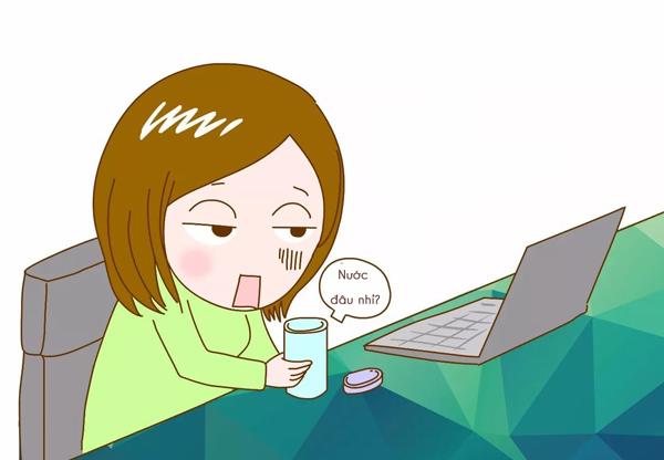 Bi hài chuyện các mẹ để quên não trong phòng sinh