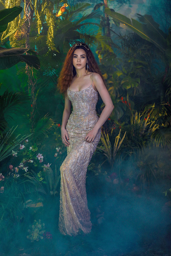 Hồ Ngọc Hà diện váy dạ hội làm nữ thần trong vườn địa đàng
