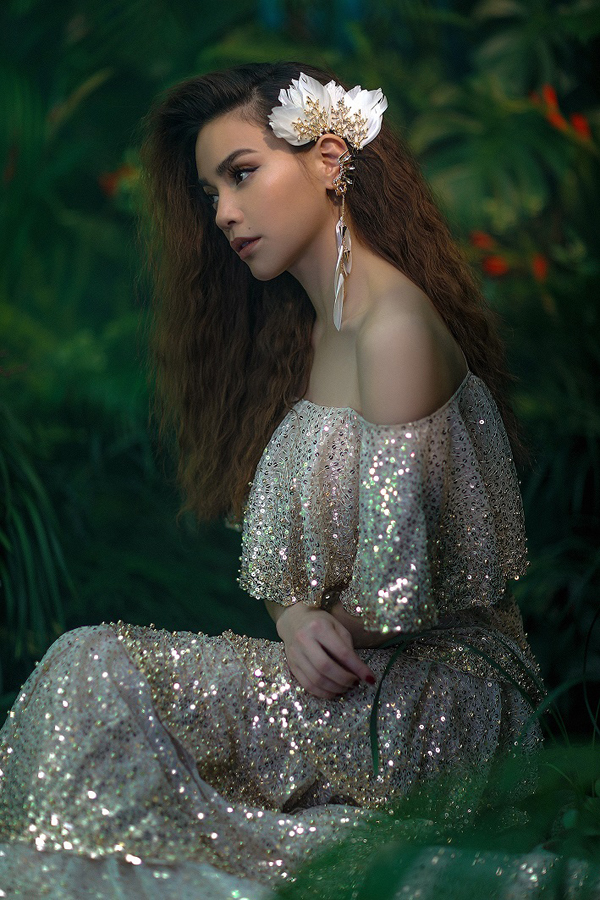 Hồ Ngọc Hà diện váy dạ hội làm nữ thần trong vườn địa đàng