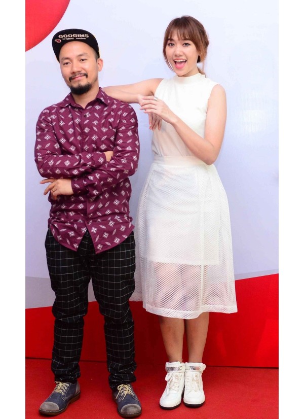 Sau chia tay, những cặp đôi này vẫn nặng nợ đến mức gây ồn ào khắp showbiz Sau chia tay, những cặp đôi này vẫn nặng nợ đến mức gây ồn ào khắp showbiz