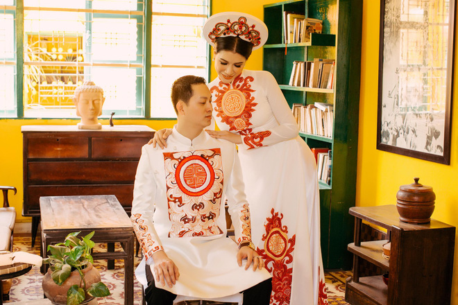 Trang Trần hạnh phúc khi được ông xã Việt kiều ôm hôn tình cảm Trang Trần hạnh phúc khi được ông xã Việt kiều ôm hôn tình cảm