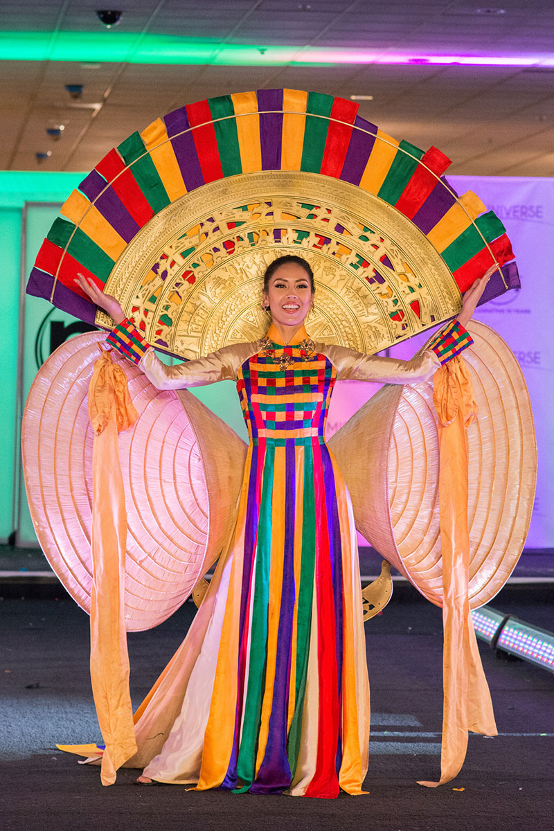 Nhan sắc Việt năm 2017 ồn ào thi cử, thành tích mờ nhạt Nhan sắc Việt năm 2017 ồn ào thi cử, thành tích mờ nhạt