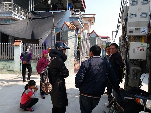 Hà Nội: Bị chồng đuổi, đốt quần áo phải đi lang thang cả tháng trời vì vỡ hụi